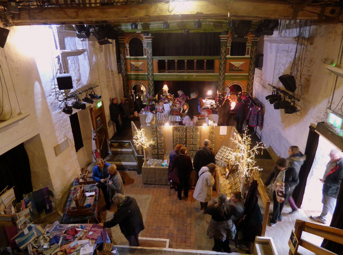 AbingdonCraft's tweet photo. Abingdon Traditional Craft Fair returns 8-10 Nov 2019. This year extending to the whole of the medieval Abbey Buildings. Your chance to choose beautiful, artisan gifts from talented British craftspeople in a special and unique place. #ATCF19 https://t.co/7eMEYNQ0lw