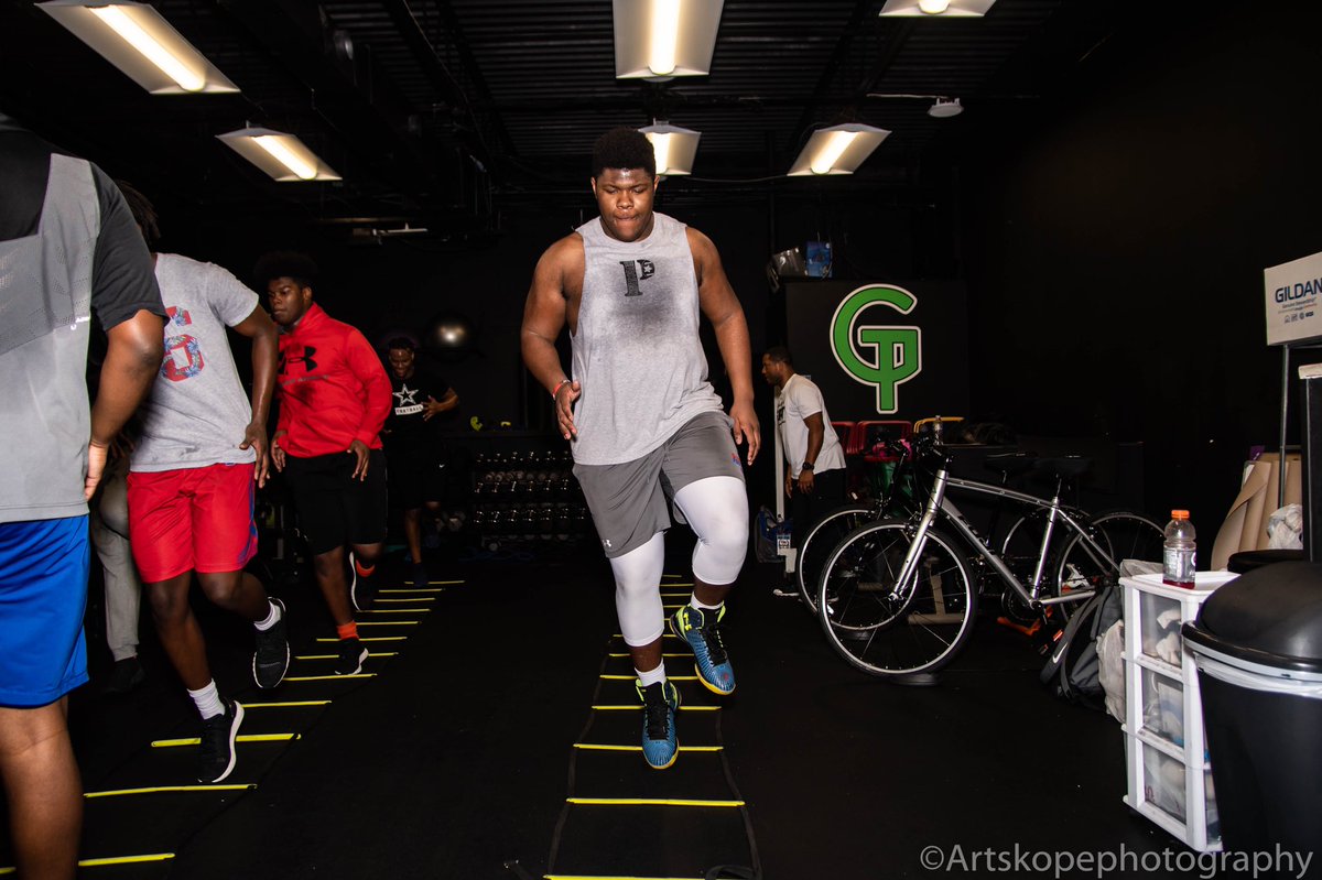 GibsonTraining's tweet photo. Your focus in last off-season is definitely paying off tremendously. Keep up the great work! Continue to lead! @dtrain00100
.
.
.
#GPTExperience #BCCommit #Leader #LeadByExample #GroundGang #Hardwork #Dedication #Persistence https://t.co/oxgyxhGoSb