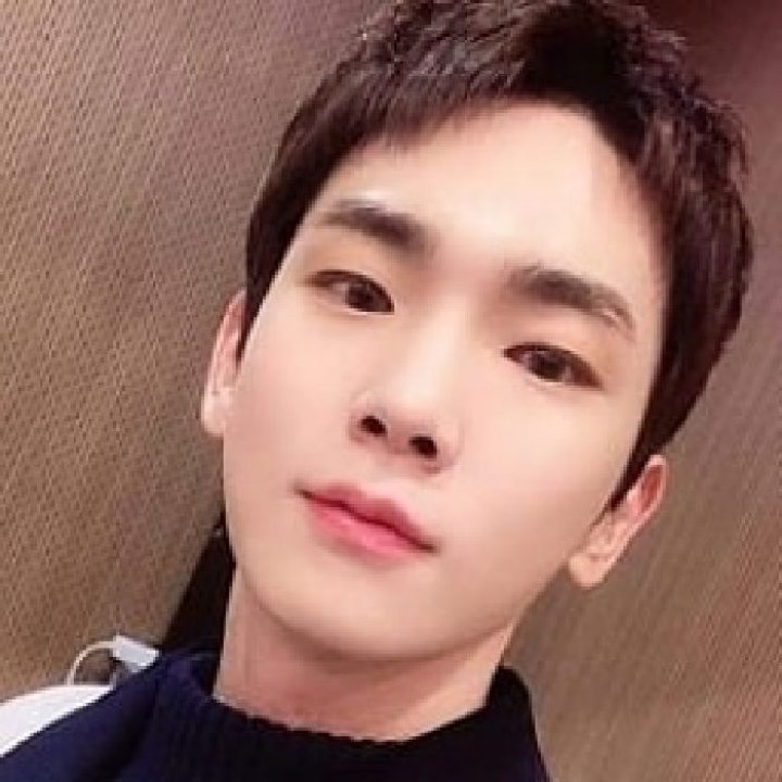 73CLXsvEtMuvoTm's tweet photo. #jongkey#CaptainFreaKeyDay#happybirthdaykey https://t.co/gQo9LfANrf
