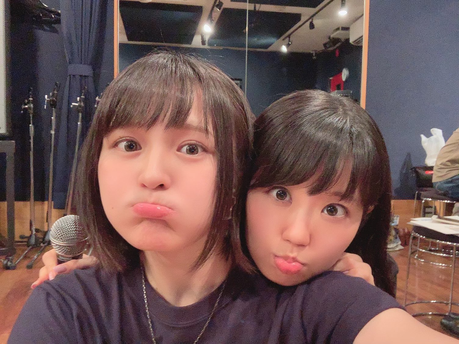 西明日香 今週末の犬フェス2のライブのためにダンス練習してたよ 久々に歌って踊るとヘトヘトになるね けど 奈央先生が丁寧なダンス指導をしてくれるからrhodanthe 一同は安心なのだ 奈央ちゃん ソロもあるのに本当にありがとう 頑張る