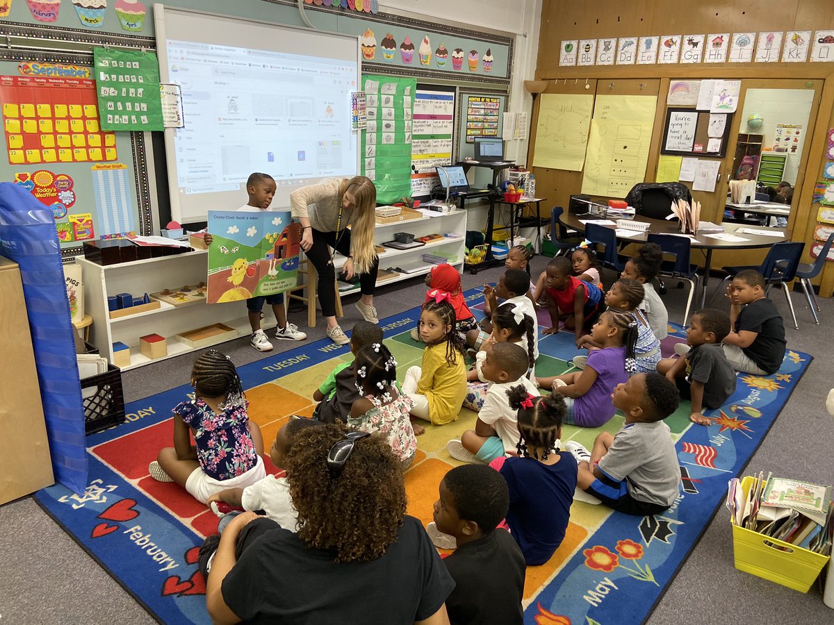 DrJackson85's tweet photo. Greetings from Ms. Cranston’s class!!! Happy Monday! @APKennedyMont @JFKennedyElem https://t.co/IAgKldAM79