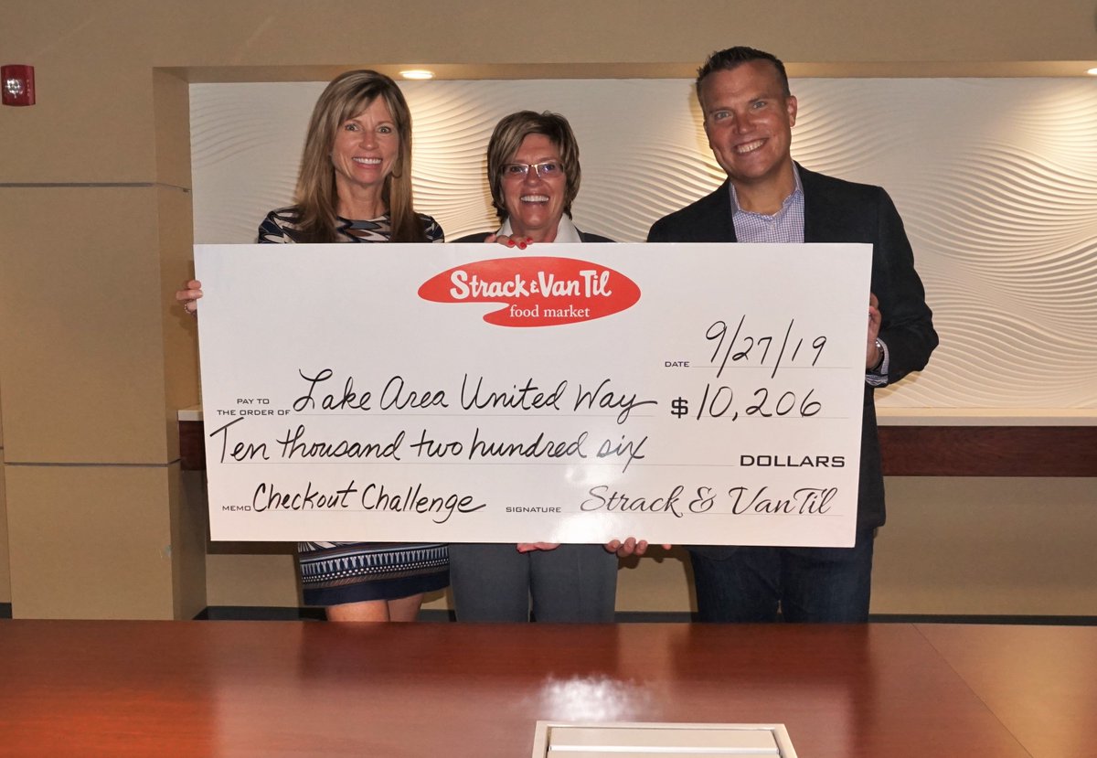 lauw_liveunited's tweet photo. Thank you to Strack & Van Til and all those who participated in the Checkout Challenge! Thanks to you, over $10,000 was raised to support Struggling Working Families! When families thrive, communities thrive.
#LiveUnited #CheckoutChallenge #NonProfit #LakeCounty https://t.co/MMW3CjnL6J