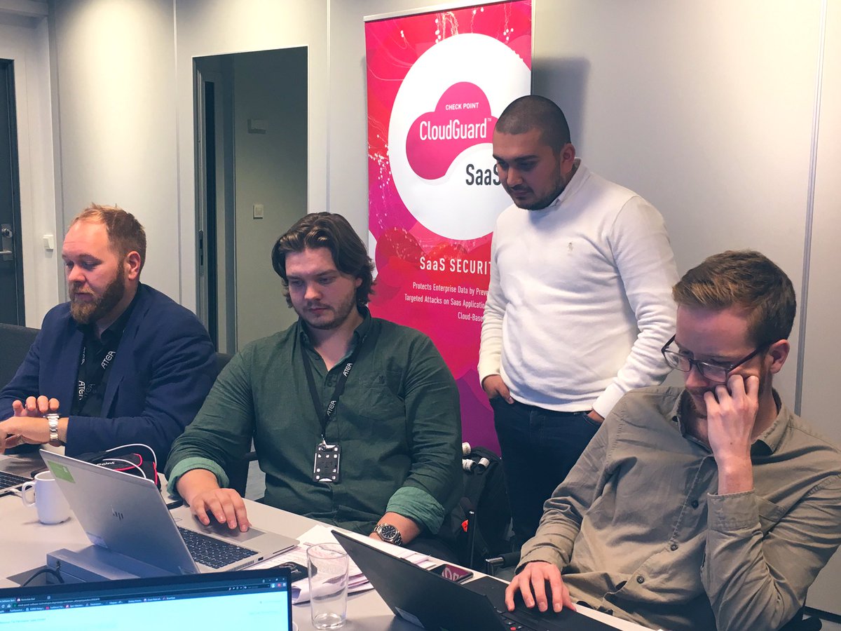 Kompetanseheving med #ThreatHunting og sertifisering sammen med <a href="/CheckPointNorge/">Check Point Norge</a>💪

Flott innlegg om SD-WAN sikkerhet med <a href="/NilsOveG/">Nils-Ove Gamlem</a>, og presentasjon av avansert trusselbeskyttelse med Eric og Mert 👍 #Hengelås 🔒