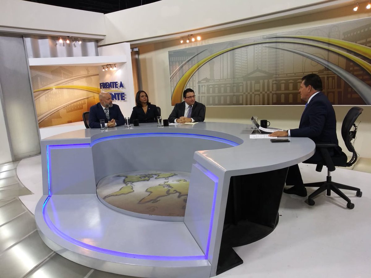 "Hemos iniciado un proceso con diferentes centros comerciales y agencias, para poder cambiar incluso procedimientos internos que garanticen la protección al consumidor." nos dijo Ricardo Salazar <a href="/rasalazar4/">Ricardo Salazar 🇸🇻</a> , presidente de la <a href="/Defensoria_910/">Defensoría del Consumidor (DC) 🇸🇻</a>