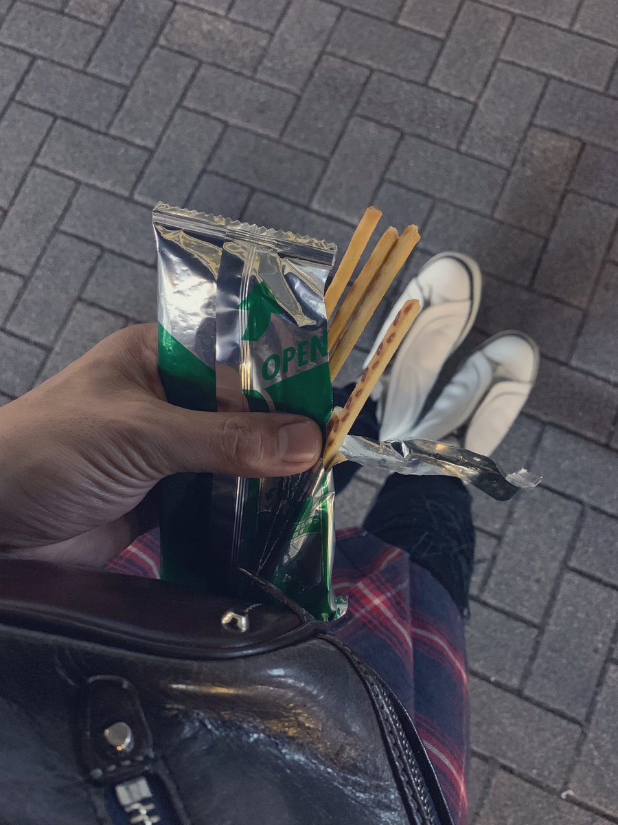 ayu_tokinokito's tweet photo. プリッツな帰り道👟

本日は新宿ホリデーにてライブ勉強してまいりました！！

懐かしい方々にも少し逢えて上手くなってて感激したりワクワクしたり、、刺激の多い一日でした！！

#リブラヴェル
#ツミト
#ZOD 
#黒い給食当番 
#カミナリ
#万鬼隊
#DANGERGANG
#MEIDARA https://t.co/PcMcQEl9yU