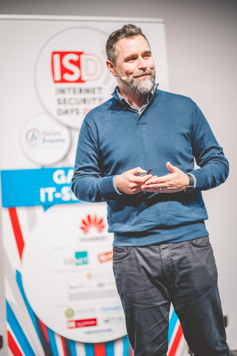 eco_de's tweet photo. Impressionen der #ISD19 sind live: https://t.co/XOjLdaCEkz Herzlichen Dank an alle Speaker + Teilnehmer @DrJaeschke, @mhausding @yvbe2803 @Dennis_Kipker @katdoerl @der_kelm @digi_joe @SteveJRitter @Jedi_meister @Seb_Weidenbach @peme77 @MarcWilczek @crypto_knight_1 @ProfPohlmann https://t.co/iG6uDan9vL