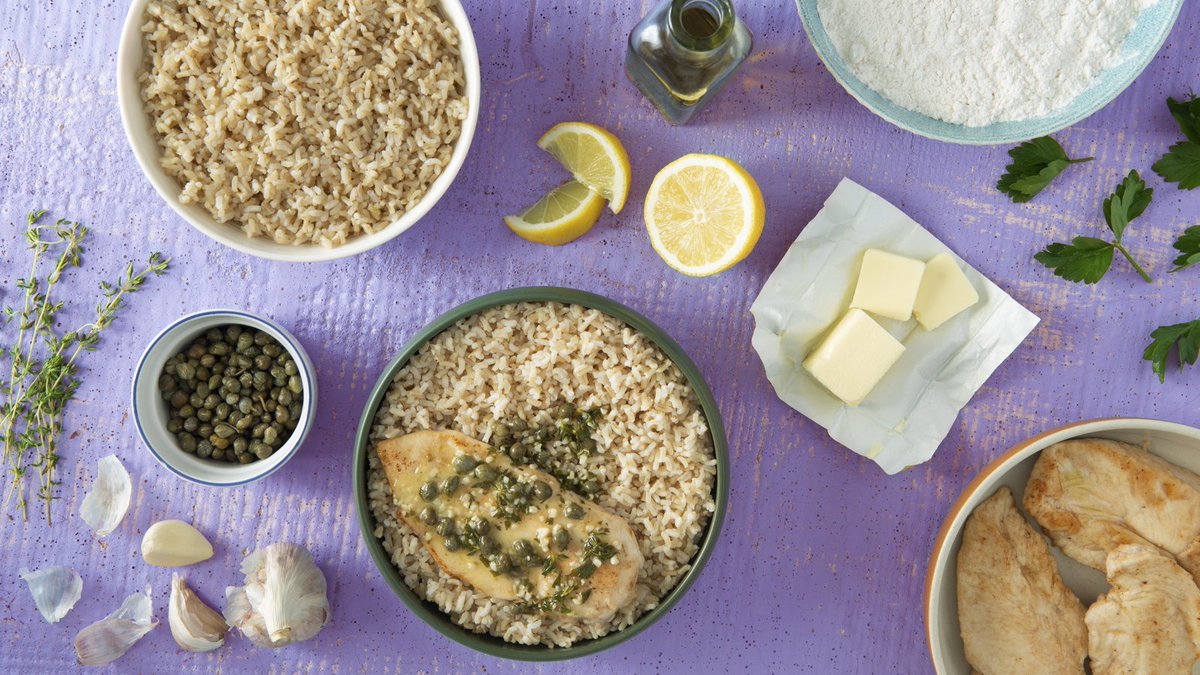 With the countdown to tonight's #dinner officially on, we've got you covered with our easy #Chicken Piccata with Instant Brown Rice.