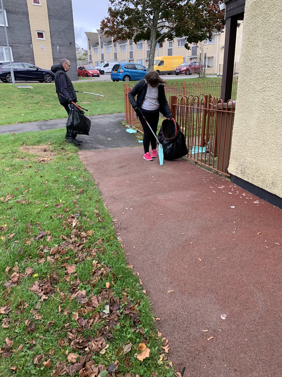 PatPatel17's tweet photo. What a fantastic #community we have. Saturdays litter pick resulted in 10 bags of rubbish removed from our streets. Thank you to the 14 people who joined me.  #BarneBarton #StBudeaux #cleanourpatch https://t.co/00agQP6yA3