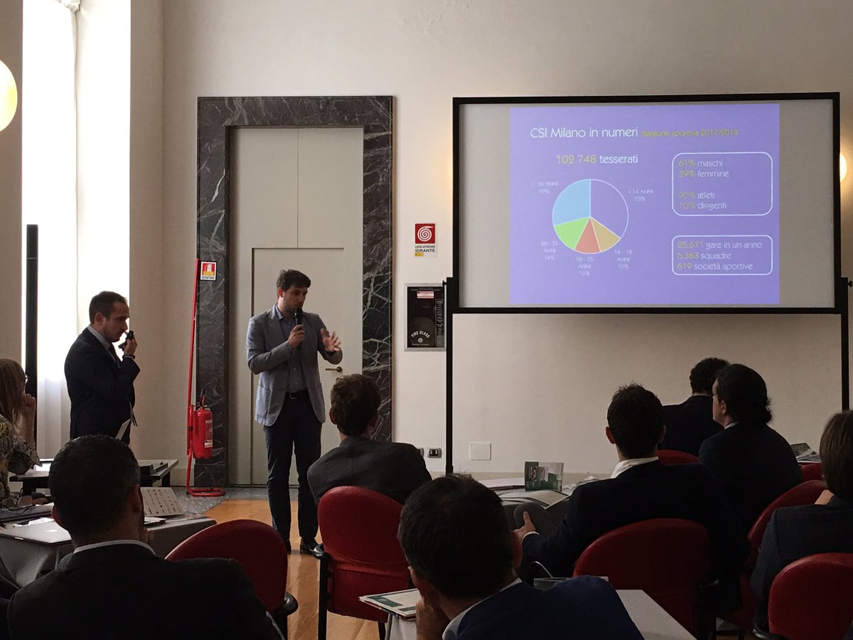TavoloGiovani's tweet photo. ⚽Live da #PalazzoGiureconsulti per #Sport40
Giacomo Crippa e Luca Tagliabue di @csi_milano presentano il loro ufficio servizi nato per aiutare le società sportive a crescere e offrire migliori spazi e servizi ai ragazzi.
#milanocalciocity #micc19 https://t.co/m0PZon6sX2