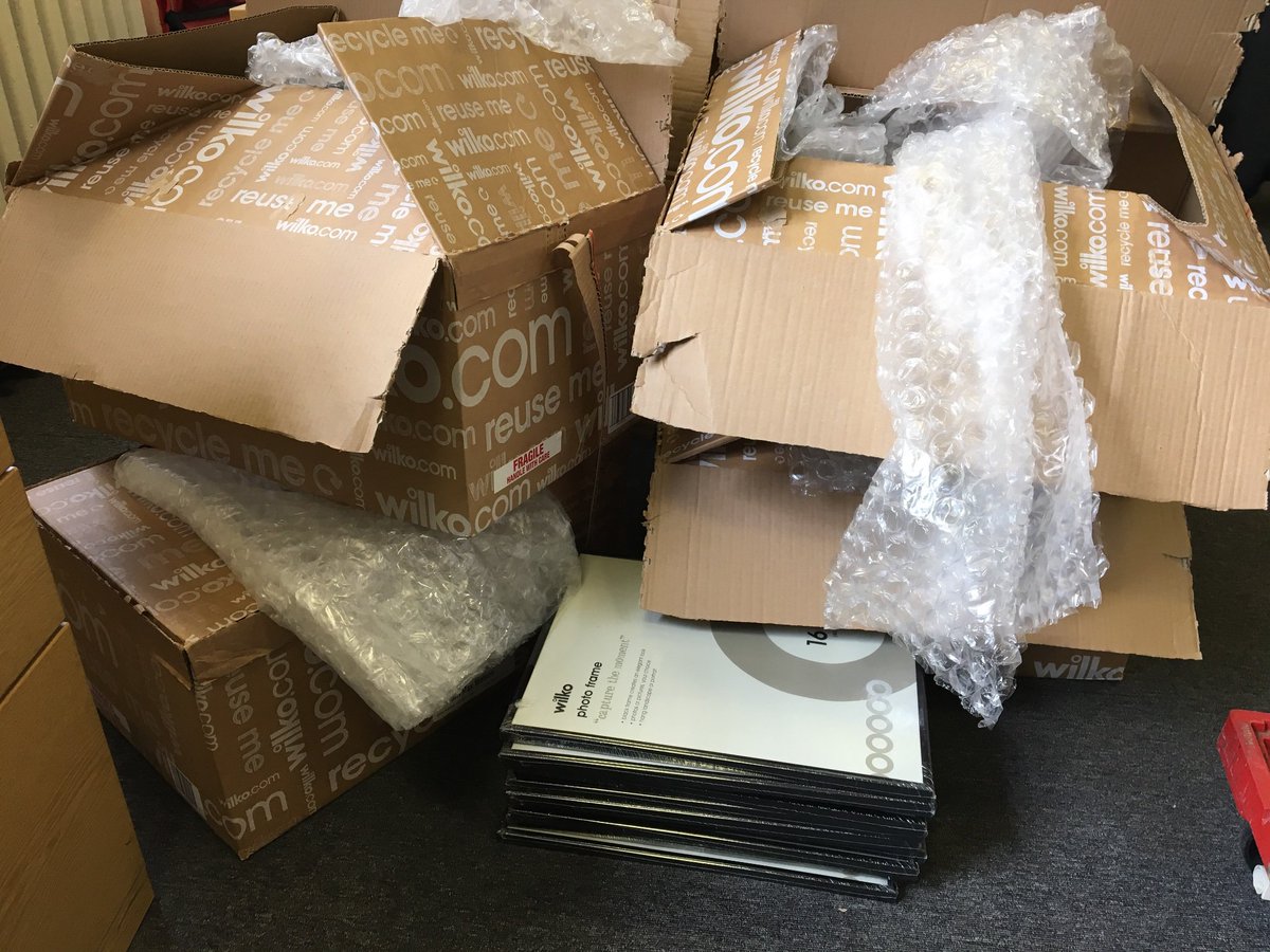 salaam_max's tweet image. Hi @LoveWilko last week, during #RecycleWeek2019 you sent four massive boxes 📦 full of plastic bubble wrap for ten A3 photo frames. How can I #lovewilco when this happens? 🤦‍♂️🤷‍♂️
