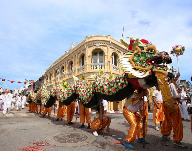 WindowOnPhuket's tweet photo. Phuket's Vegetarian Festival. What’s it all about? Each year at this time, the area around Phuket’s ‘Fresh Market’ becomes congested with food stalls; everywhere is festooned with red lanterns and ... Read more at https://t.co/4i2GKw5Zsc

#PhuketVegetarianFestival #windowonphuket https://t.co/bholaSYIT5