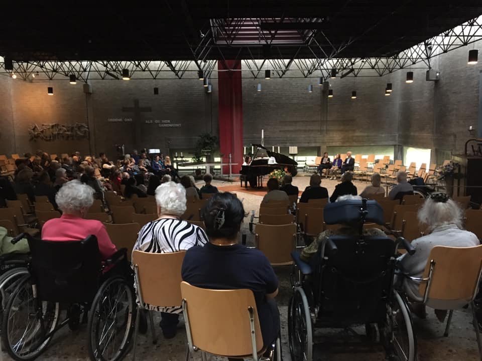 Het eerste prikkelarme Concert OpMaat. Voor ouderen en zieken, hoge kwaliteit concerten, zonder poespas. Met pianist Yuqi Han. Georganiseerd door <a href="/DeVasim2/">De Vasim</a>  <a href="/besienderhuis/">Besiendershuis</a> en @DeWaalboog