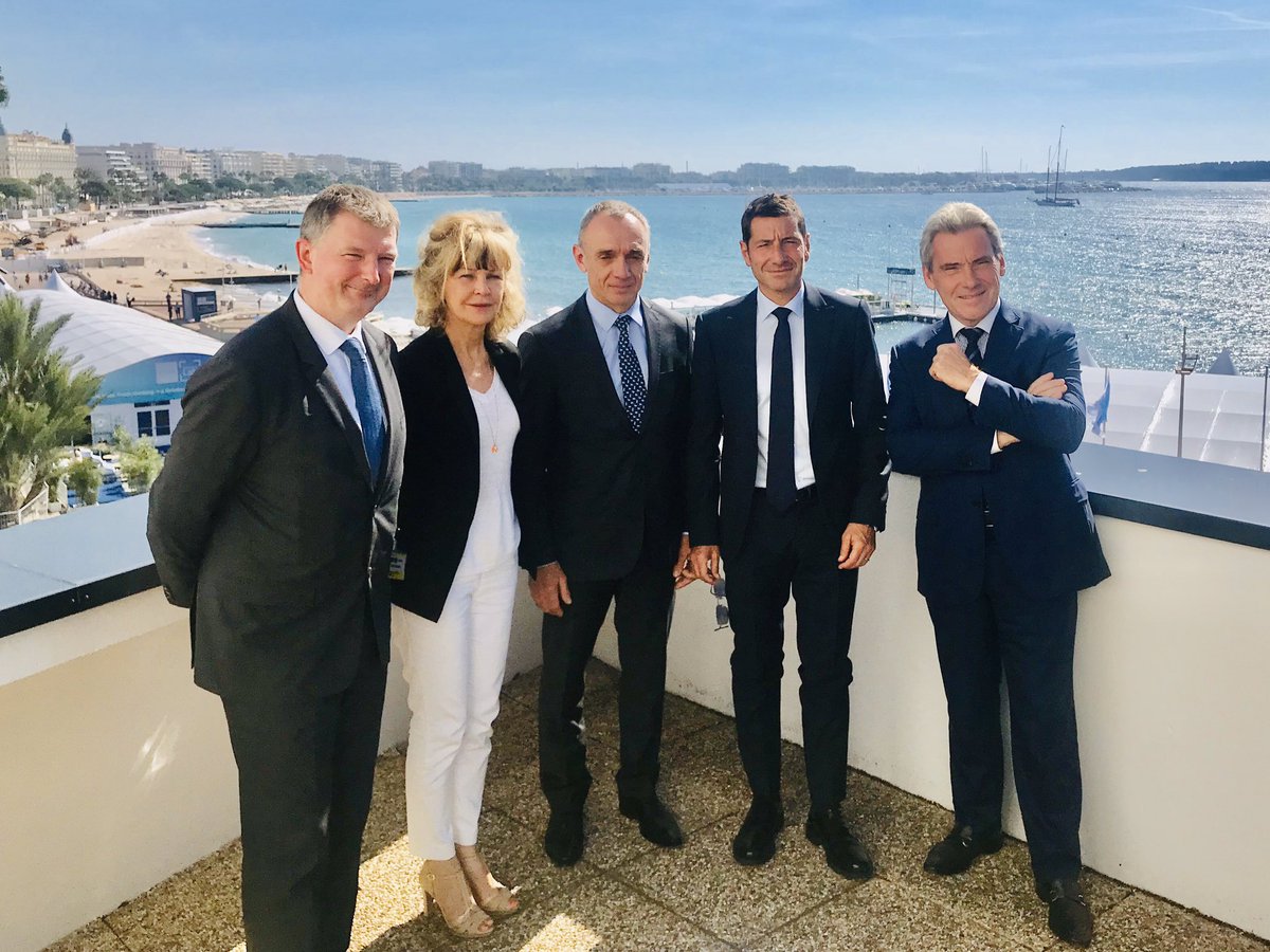 villecannes's tweet photo. 🔴 Au @CannesPalais avec le Maire, David Lisnard, pour la signature d’un partenariat de 7 ans avec @TFWAnews qui s’engage à long terme avec #Cannes pour organiser le salon leader du #DutyFree, en rappelant les retombées économiques positives pour la destination et ses habitants. https://t.co/5t36sYsuZO