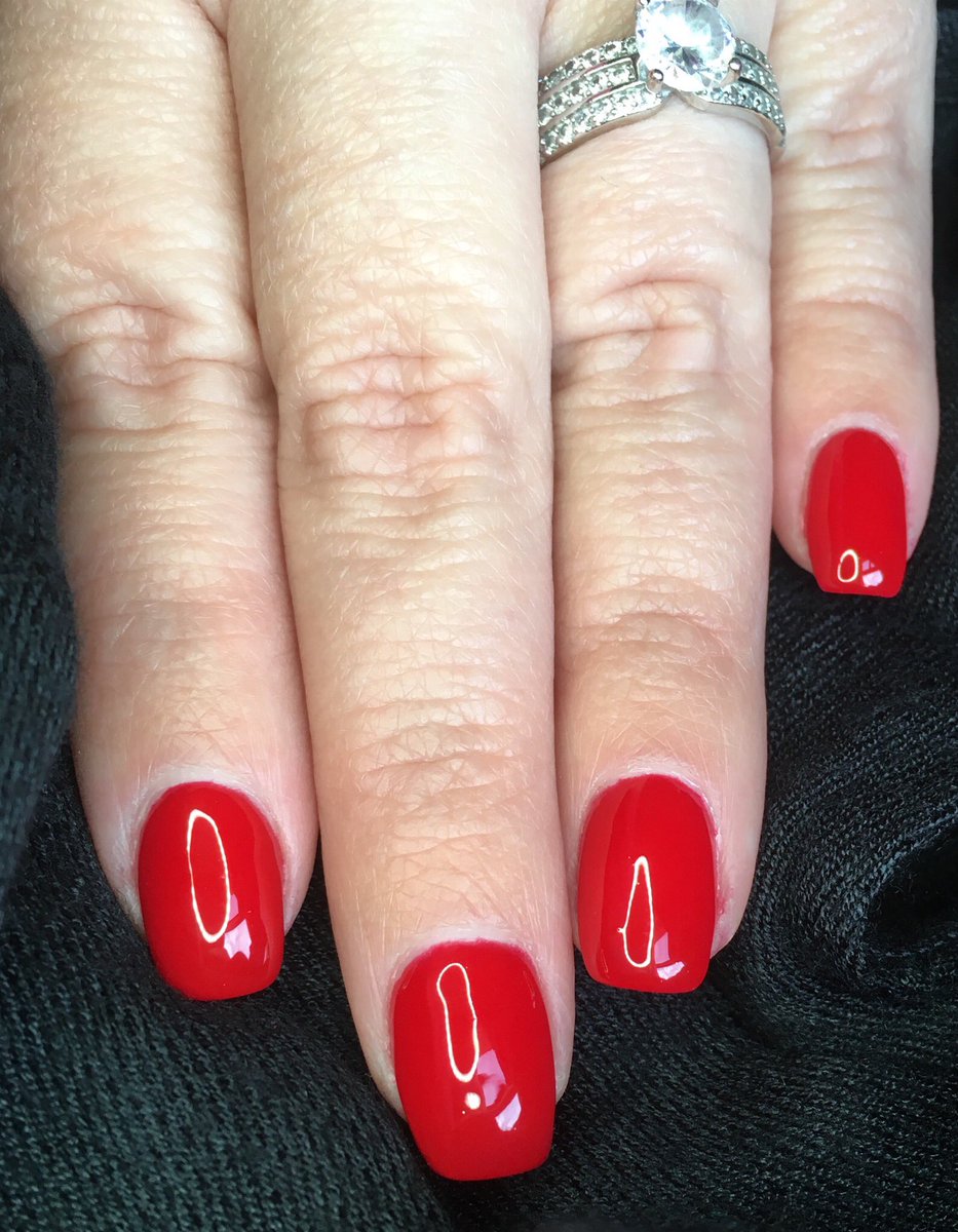 Nothing beats a set of #Classic #Red #Nails! #GNails #ClassicRedNails #RedNails #AcrylicNails #SculptedAcrylic #AcrylicOverlay #SexyNails #ClassicRed #NeverGoesOutOfStyle ♥️