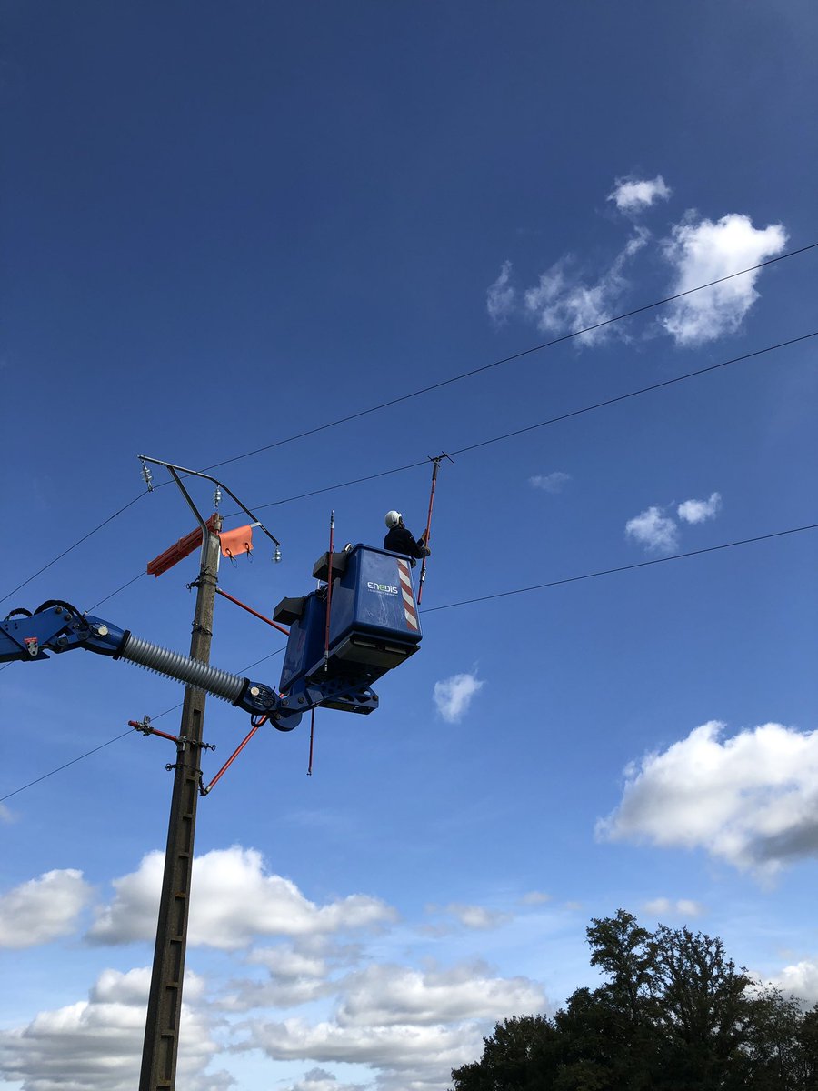 #endirect, suite des opérations avec la pose des protections sur la médiane avant écartement de la deuxième phase extérieure et dépose de l’ancienne voute @enedis_bourg, #TST