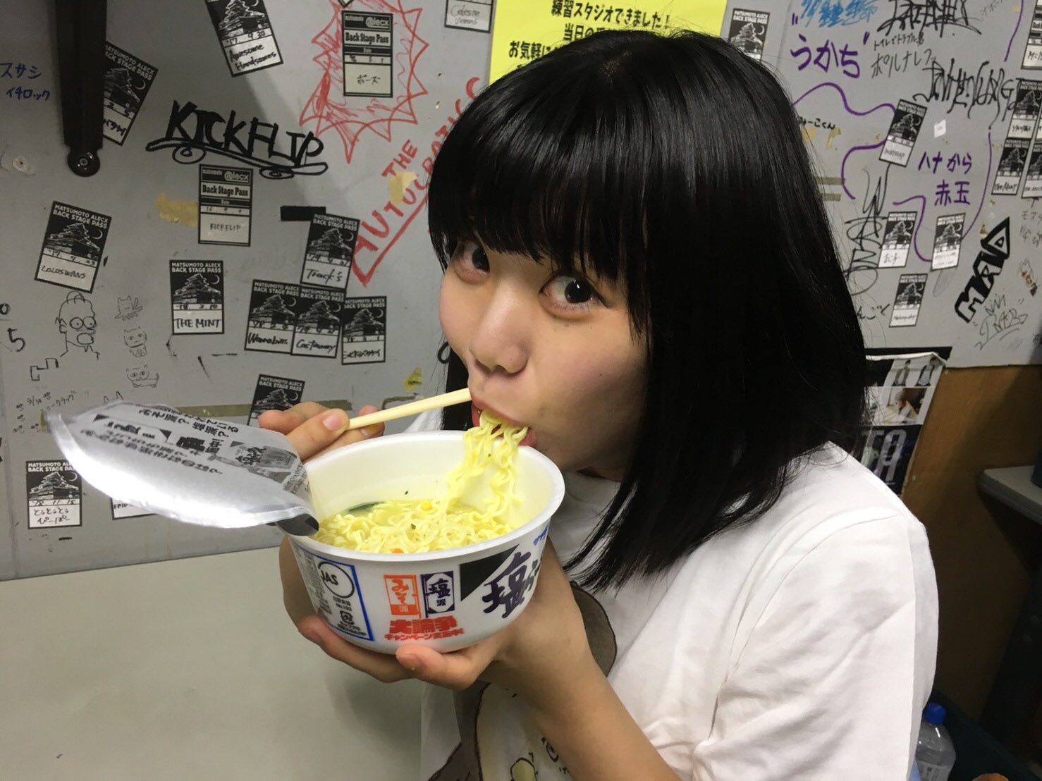 眉村ちあき Mayumurachiaki サッポロ一番といえば 塩でしょ Mriの人もオススメなのがこれ 美味しい 特にスープがカクベツ 夏のラーメンワルツ もう夏じゃないけどねっ サッポロ一番 みそ派塩派大論争 アイラブ塩 Pr T Co