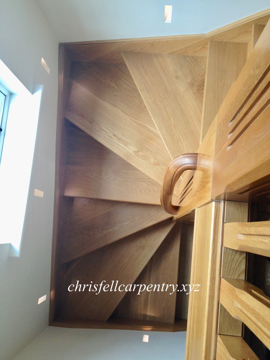 cfcarpentry's tweet photo. Oak wreath handrail. #handrail #handrails #stairs #staircases #carpentry #craftsman #chrisfellcarpentry #bestofbritish #unique #oak #chrisfellxyz #creatingtheunimaginable #carpenter #wood #woodworking #carpentryuk https://t.co/sQkTEbxIOj