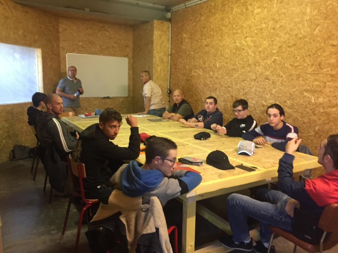 Saulnier_Ber's tweet photo. Aujourd'hui ouverture d une formation POEC à #semurenauxois avec l'#ARIQ pour 10 demandeurs qui recherchent un emploi dans le #BTP. #AvecPoleEmploi et #constructys au plus près des territoires. https://t.co/58zBWrgY2G