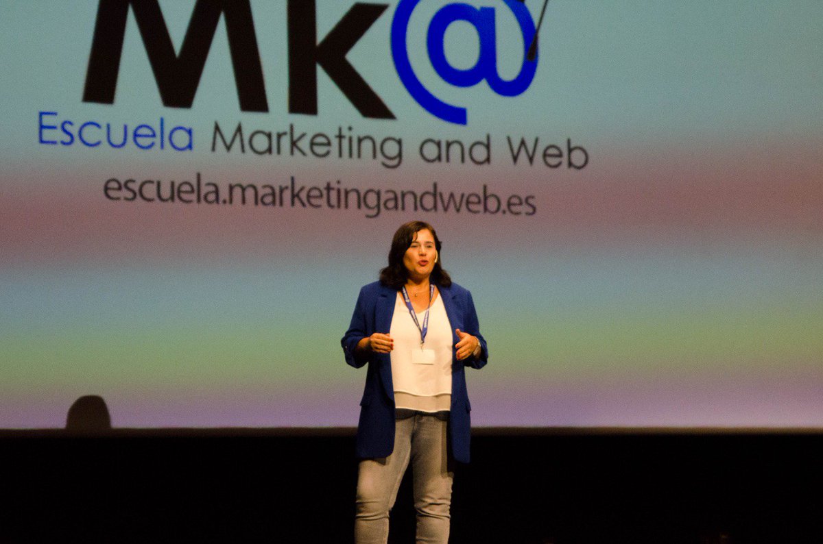 Muchas gracias <a href="/miguelfloro/">Miguel Florido</a> por la oportunidad, <a href="/escuelamktweb/">Escuela Marketing and Web 🎓</a> por el aprendizaje y @belendelacruzdc por la foto.
Gracias también a  ponentes por los contenidos de valor y a compañeros/as por hacer del #dsmValencia un día inolvidable.
Me llevo un bonito recuerdo😉😘