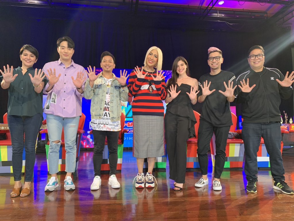 ABS-CBN PR on X: "Join the whole “It's Showtime” family in celebrating its tenth anniversary beginning this October and watch it at noontime from Mondays to Saturdays on ABS-CBN. #ShowtimeSampuSample https://t.co/J2jXYY6Jgq" /