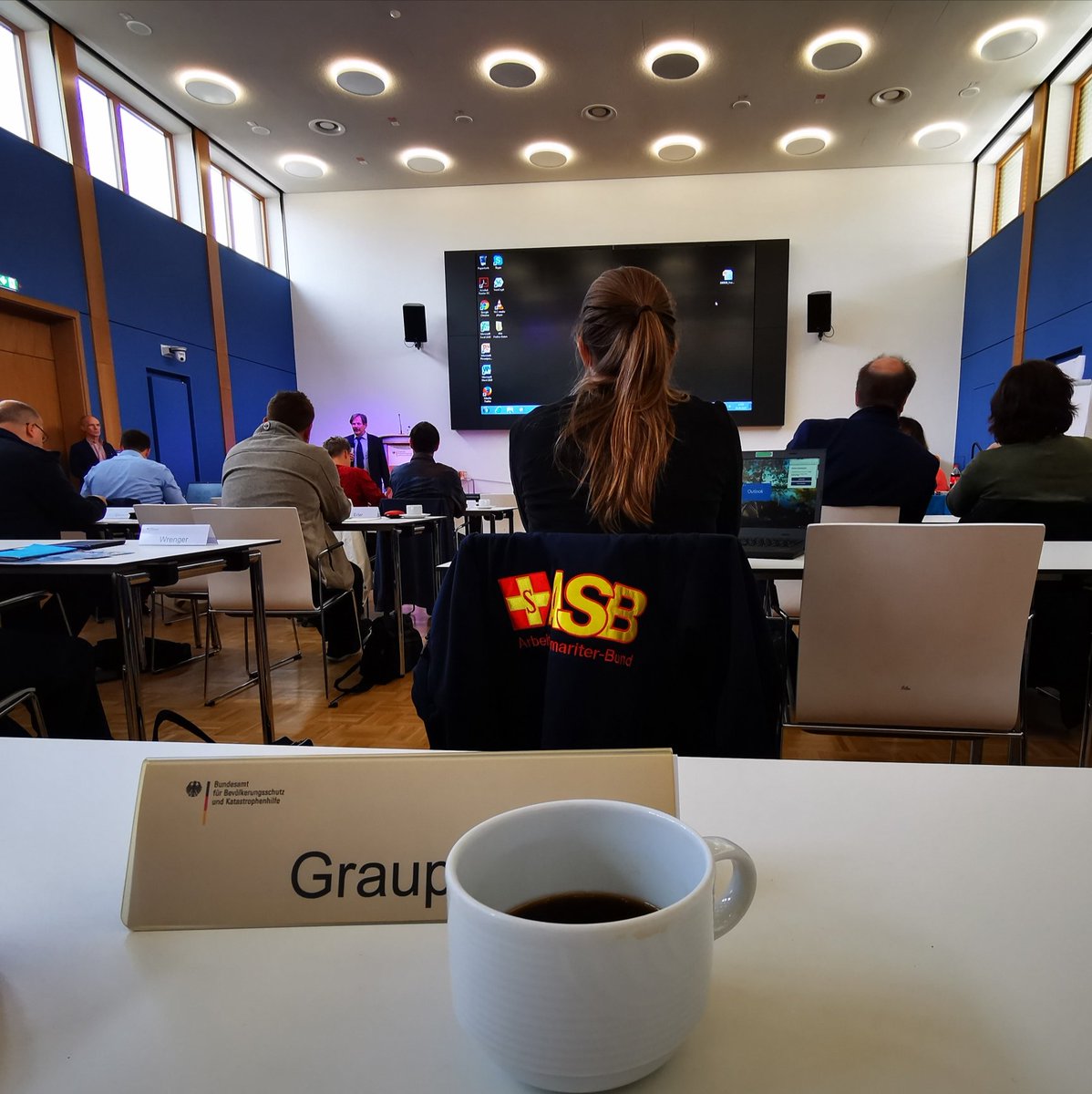 Frank Graupe (@graupe2904) on Twitter photo Los geht's...
Kongress an der Akademie für Krisenmanagement, Notfallplanung und Zivilschutz (kurz AKNZ) "durch Social Media organisierte Spontanhelfer im Bevölkerungsschutz"
Bin gespannt 😏
#aknz #spontanhelfer #seminar #kongress #überdenTellerrand Los geht's...
Kongress an der Akademie für Krisenmanagement, Notfallplanung und Zivilschutz (kurz AKNZ) "durch Social Media organisierte Spontanhelfer im Bevölkerungsschutz"
Bin gespannt 😏
#aknz #spontanhelfer #seminar #kongress #überdenTellerrand