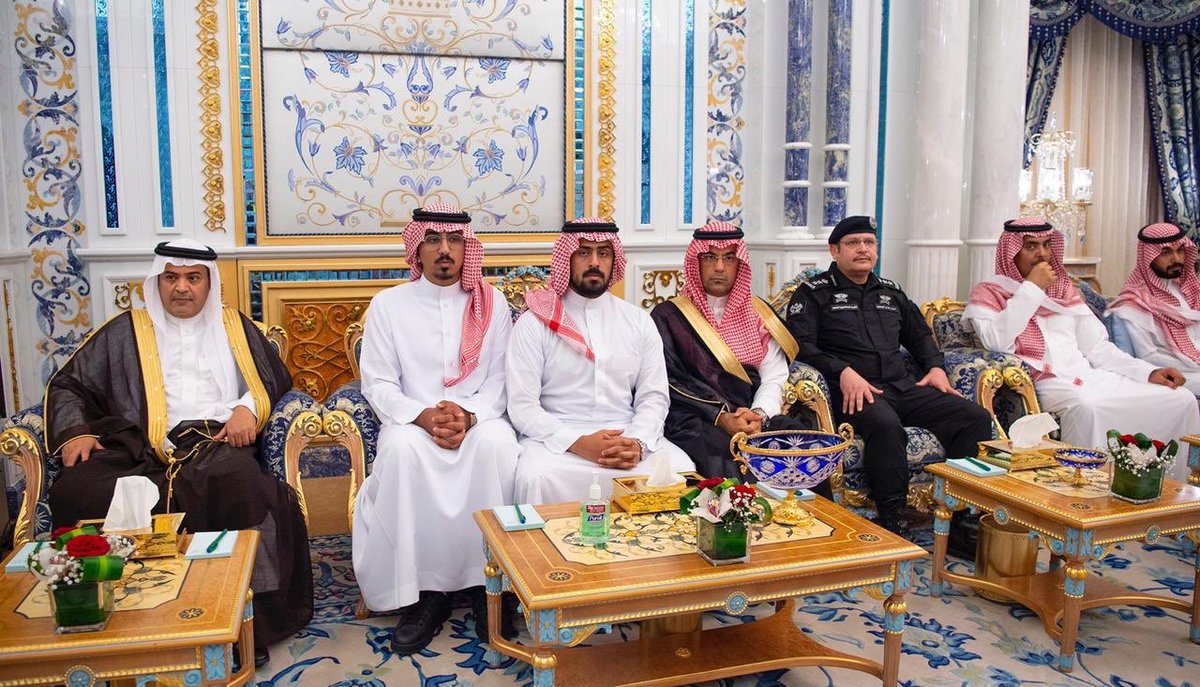 4bdah's tweet photo. سيدي ووالدي الملك سلمان بن عبدالعزيز ،
مُعزيّا ومواسياً لجدي بداح واعمامي وابناء الفقيد هذا اليوم ،
نعزيكم فيه حفظكم الله 
#اللواء_عبدالعزيز_الفغم https://t.co/2TIAxfyV9F