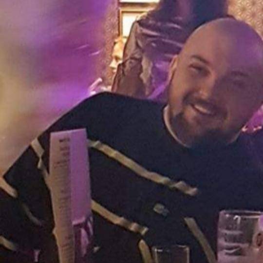 Live broadcasting community
liveme.com/gb/m/v/1569841…