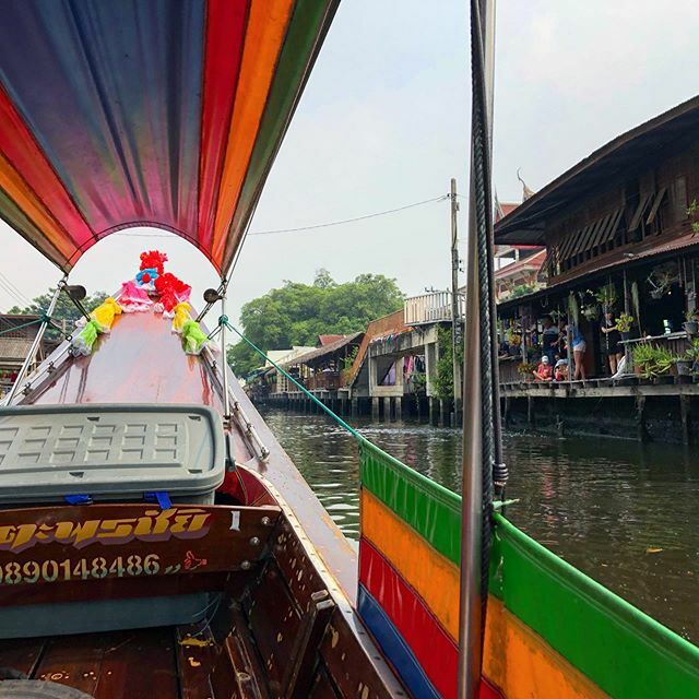 OT_Jacqui's tweet photo. Exploring the Klongs of Thonburi 🇹🇭 .
.
.
#bangkok #thailand #boatinginbangkok #thaitravels #travelgram #travel #instapic #discover #explore #exploringtheglobe #travelawesome #beautifuldestinations #aroundtheworld #traveladdict https://t.co/L43zSq2tWi