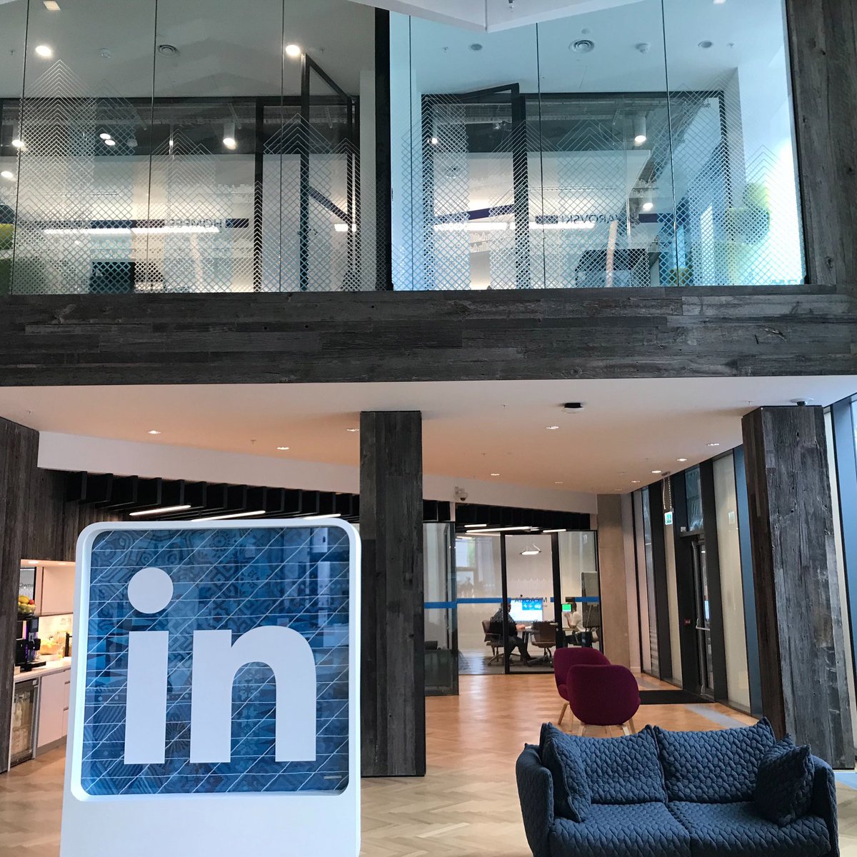 ContentMerchant's tweet photo. LinkedIn offices in Dublin! We loved the interior and open work spaces. Do you still use the platform often? We find with the right strategy it can deliver superb results for our clients.
#ContentMerchants
#DigitalDifferent https://t.co/h8t0M9JJPI