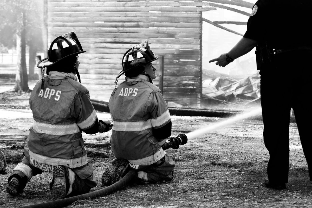 demarest_colin's tweet image. The Aiken Department of Public Safety (@AikenDPS_SC), among other agencies, battled a massive barn blaze on Banks Mill Road S.E. Sunday afternoon.

READ: bit.ly/2nLYM0V

Photo for @aikenstandard #sctweets #scnews #scfire