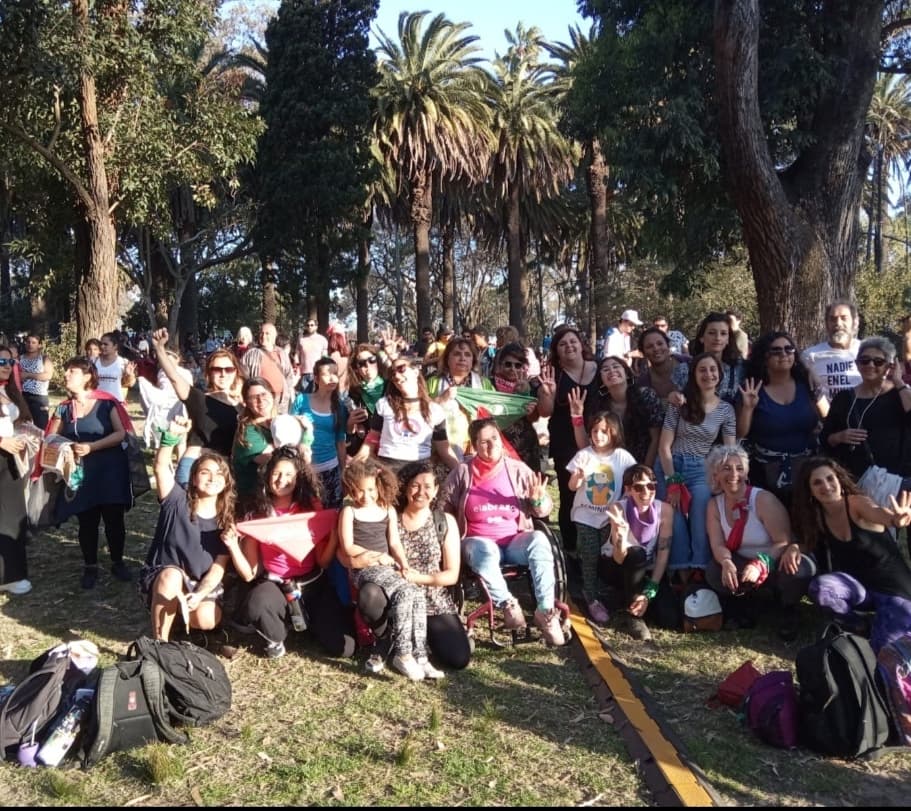 LaComiteFA's tweet photo. Gracias a todes quienes nos acompañaron ayer en el @viva_uy tanto las compañeras de las diferentes colectivas Uruguayas como las del exterior y a  todas las feministas del FA que nos juntamos para organizar esto, vamos por MÁS FEMINISMO Y MÁS FRENTE AMPLIO 🔴🔵⚪💜 https://t.co/QLUlgVFmFe