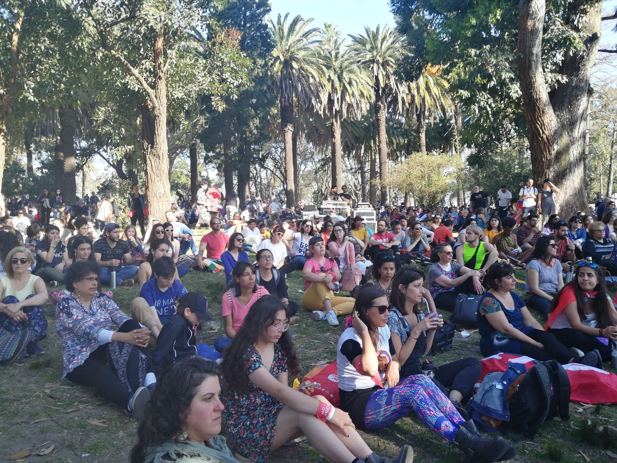 LaComiteFA's tweet photo. Gracias a todes quienes nos acompañaron ayer en el @viva_uy tanto las compañeras de las diferentes colectivas Uruguayas como las del exterior y a  todas las feministas del FA que nos juntamos para organizar esto, vamos por MÁS FEMINISMO Y MÁS FRENTE AMPLIO 🔴🔵⚪💜 https://t.co/QLUlgVFmFe