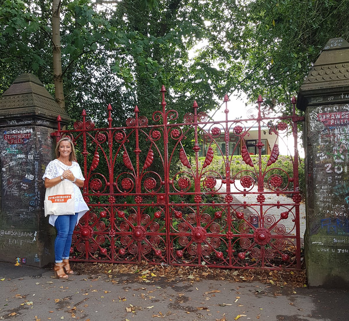 mementosofhome's tweet photo. Feeling the love for my products from the new Strawberry Field Visitor Centre.

My full range of products are on sale in their fab gift shop! 

Thanks for all the support @strawberryfield 

#strawberryfield #JohnLennon #Liverpool #gifts https://t.co/WrnZEdcZxk