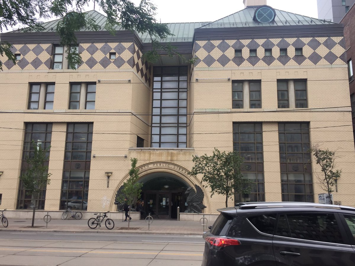 StellaforaStar's tweet photo. This library is so steampunk/gothic I love it https://t.co/RV9E78Ej0L