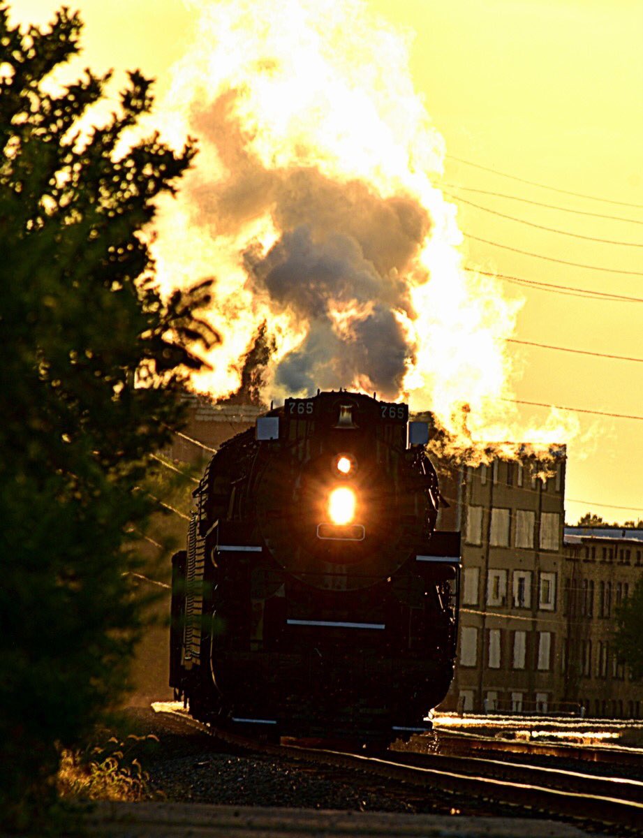 dmmohrman's tweet photo. #nickelplate765 coming through Elyria making her way to cuyahoga valley. https://t.co/bGpGeGyJPr