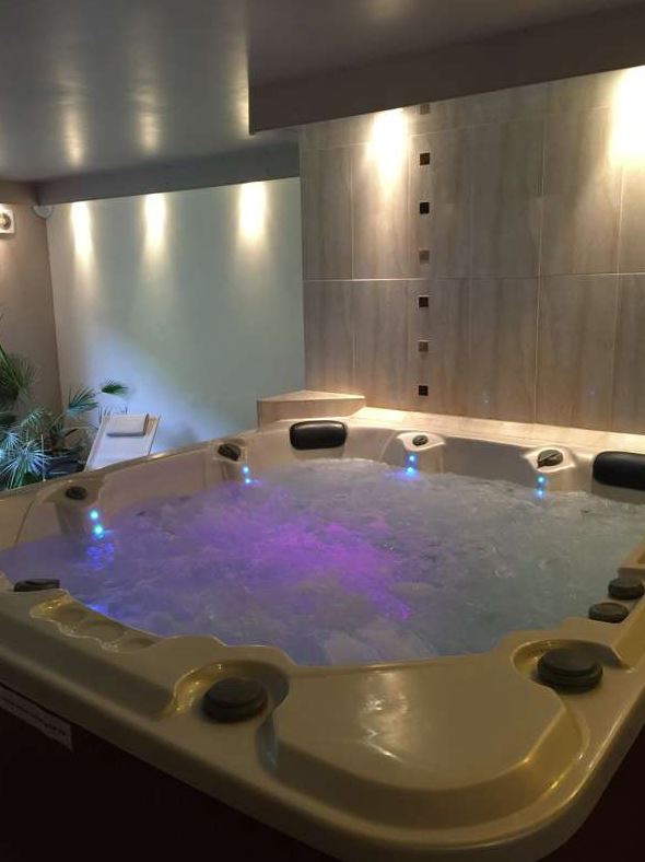 WeAcceptPets's tweet photo. Nestled in the heart of the Goyt Valley, Magpie Cottages &amp; Spa are ideal for walkers, cyclists, fishermen &amp; horse riders or those simply wishing to get away from it all.

Accepts 🐶🐱🐴
https://t.co/lkY6raez7H

#Marple #Stockport #Cheshire #Holiday #DogFriendly #Spa #SpaHoliday https://t.co/6Jk3ppYSvF