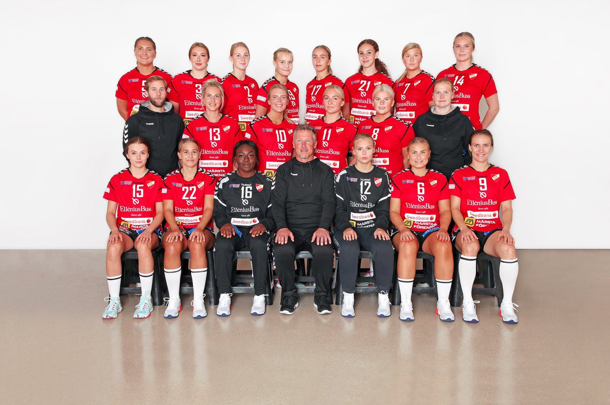 skanela's tweet photo. Imorgon tisdag är det seriepremiär för damerna när Kristianstad HK kommer på besök till Vikingahallen!
Läs om tränare ”Chippen”s tankar inför vi länken: https://t.co/BRQ1ZtX37z https://t.co/FP9Djg4XdB