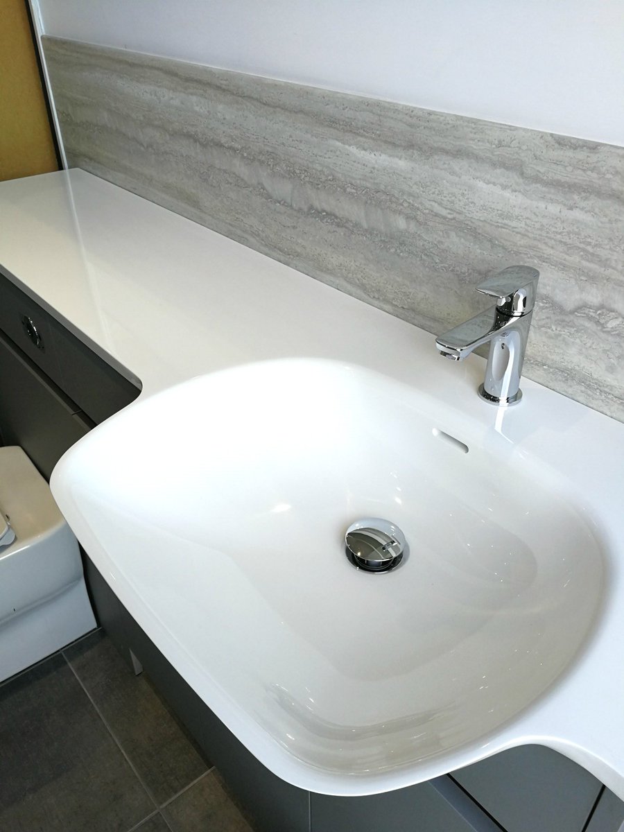 Curtis_Bros's tweet photo. SHOWROOM UPDATES!

We've been at it again with the showroom updates and our latest victim is our gorgeous Tonic Bay!
The bay now features a new furniture range, complete with a stunning new Coralux all in one basin and worktop, making the new range POP with modern sophistication! https://t.co/NlRnRMqrhE