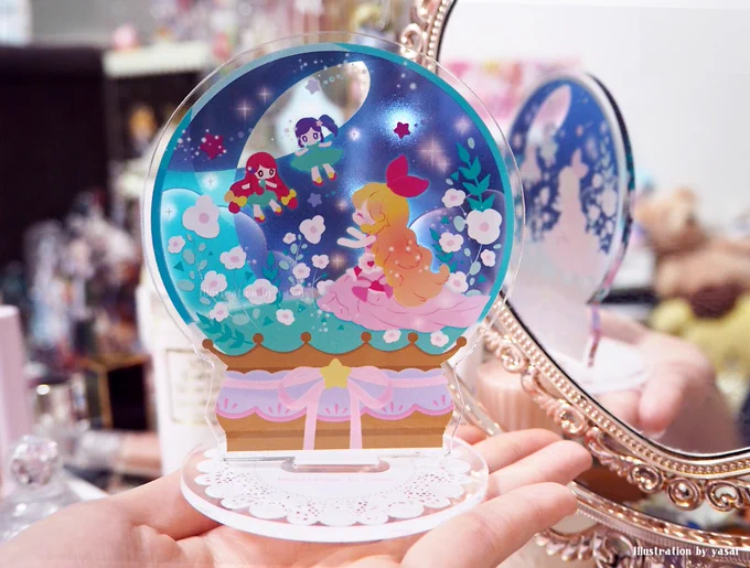 もののついでに前に描いた絵をアクリルスタンドにしてみたらとても可愛くできたので見てください……☺️?✨ 