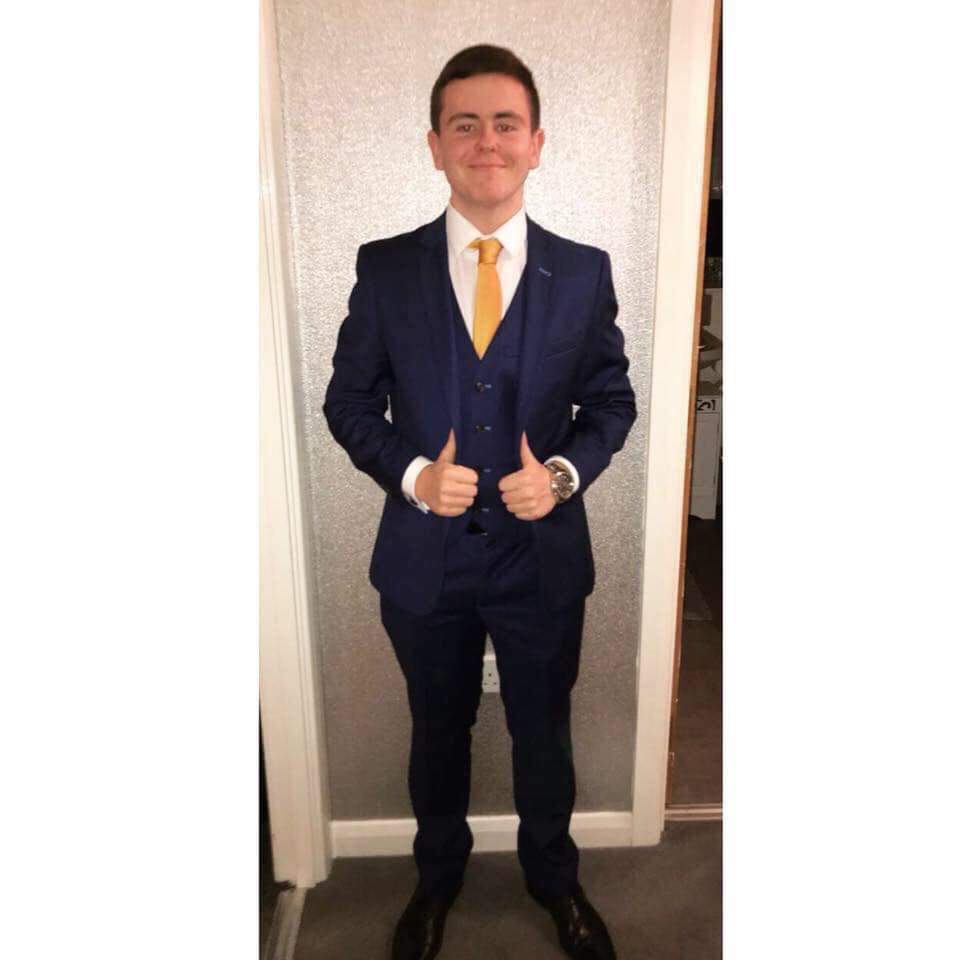 Plz RT if you can.. This is Liam Hendry aged just 18 who was Celtic daft.. Liam was tragically killed in a traffic incident over the weekend.. 😥 Family &amp; friends hope fans can give a mins applause on Thursday night on the 18th minute.. Fly high with the Angels Liam.. xx 💚
