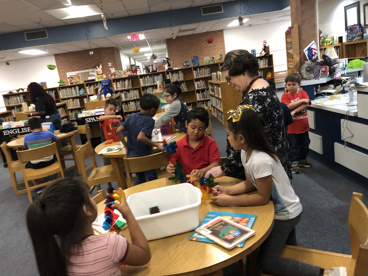 BISD_Libraries's tweet photo. The kids CHEERED when she told them it was #BuilderStationDay. Build what your imagination sees. The explanations were GREAT! Happy learning in the @Branch_BISD library! #BranchBears #LoveOurBISDLibrarians #TellTheStory #LibrariesAreEssential @BryanISD @BISD_ITech https://t.co/59WylKKnec