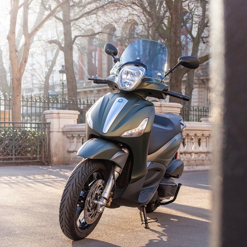 Şehre dönüşün en güzel yanı. Havanın güzel olduğu son günleri #Beverly ile değerlendirmeye ne dersin? #Trendmoto #Piaggio  #Motosiklet #Motorcycle #Beverly #MoveBeautifully