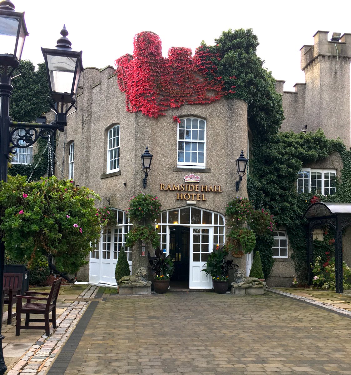 You know Christmas is coming when the ivy turns red 😍🎅🏻 From Christmas Party Nights, Family Christmas Shows and Festive Dining, we've got loads going on this winter! 🎉 Find out more here: ramsidehallhotel.co.uk/christmas #NEfollowers #NorthEastHour #CountyDurham