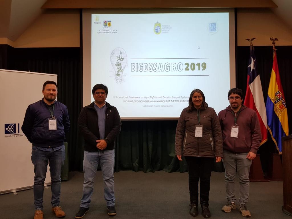 CETLOGChile's tweet image. #CETLOG participa del III Congreso Internacional #BigDSSAgro2019 que se realizó en la #USM  en #Valparaíso 

#CentroExtensionismo #FortalecePyme #Agricultura #BigDSSAgro #SomosLogística #SomosEquipo #CorfoEnMovimiento🚀🌎 

Revisa la nota 👉 cetlog.cl/2019/09/30/big…
