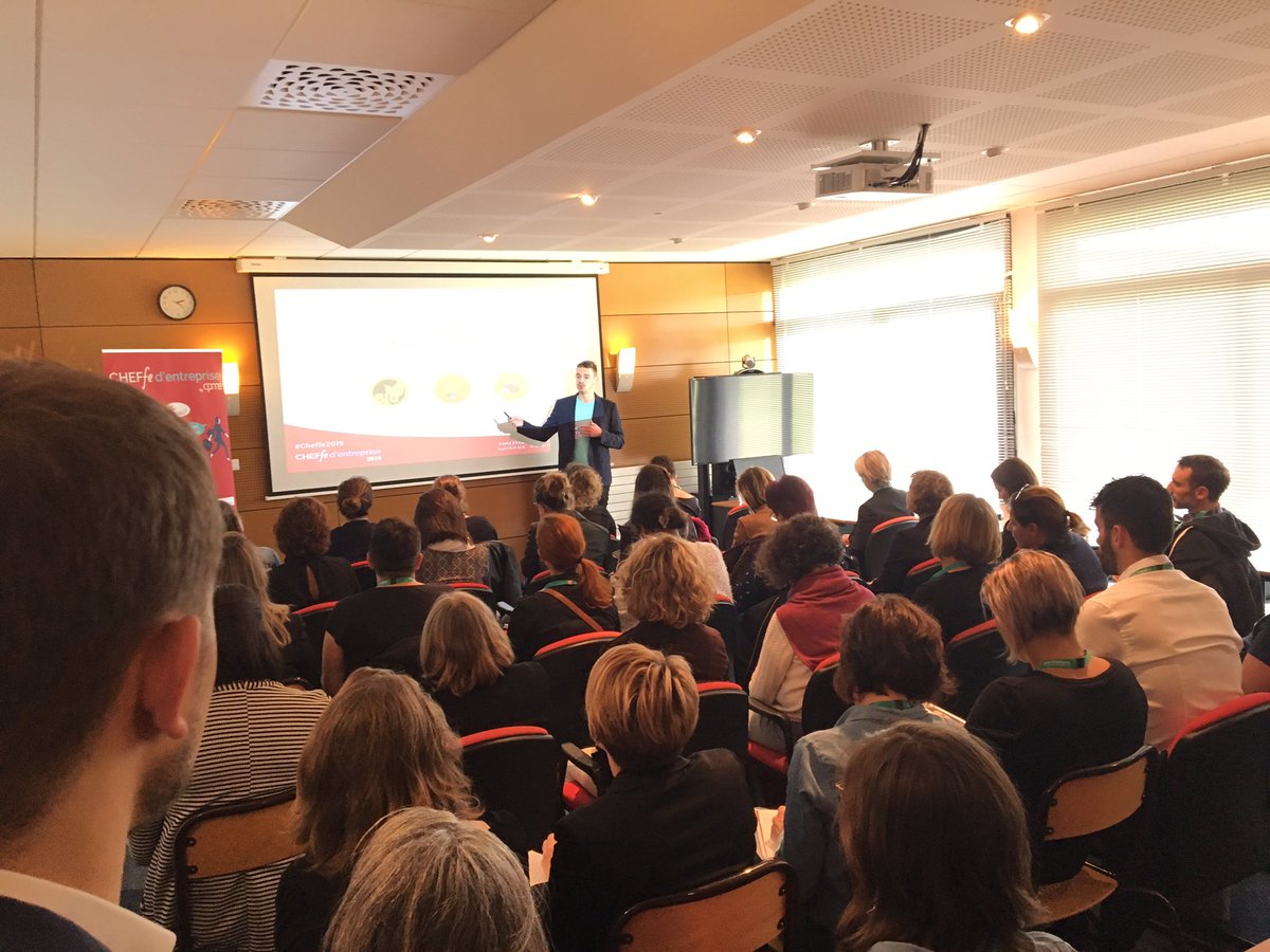 Salle comble devant Axel OLIVIER - <a href="/Attractive_Web/">Attractive Entreprise - Externalisation Marketing</a> pour La stratégie digitale &amp; média ! #Cheffe2019 #entrepreneuriat #entreprendreauFéminin <a href="/CPMEPDL/">CPME Pays de la Loire</a> <a href="/IUT_LRSY/">IUT La Roche-sur-Yon</a> <a href="/campuslrsy/">CampusLRSY</a>