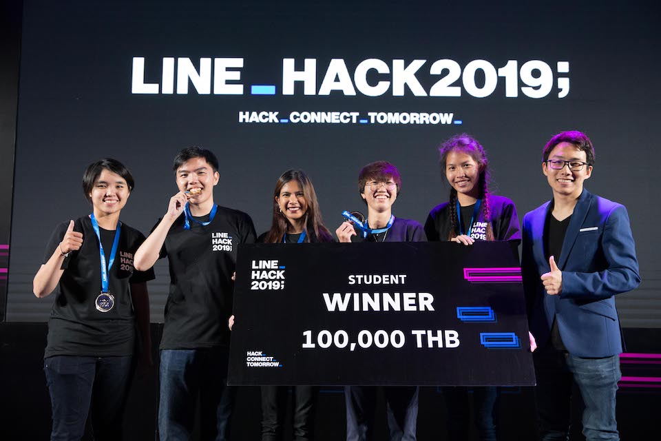 LINE_Global's tweet image. To encourage developers to fully use the #LINEAPI and create more innovative services, our annual #hackathon #LINEHack2019 was held in #Thailand in September. The two top prizes went to a wedding #chatbot and an #IoT device that can look after your pets.
#LINE