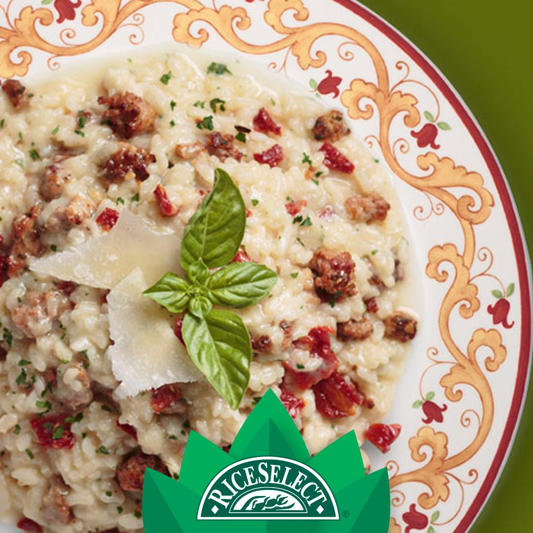 RiceSelect's tweet image. For #NationalTomatoMonth 🍅 get cookin' with this Sun Dried-Tomato &amp;amp; Italian Sausage Risotto #RecipeOfTheDay bit.ly/2mfniHi