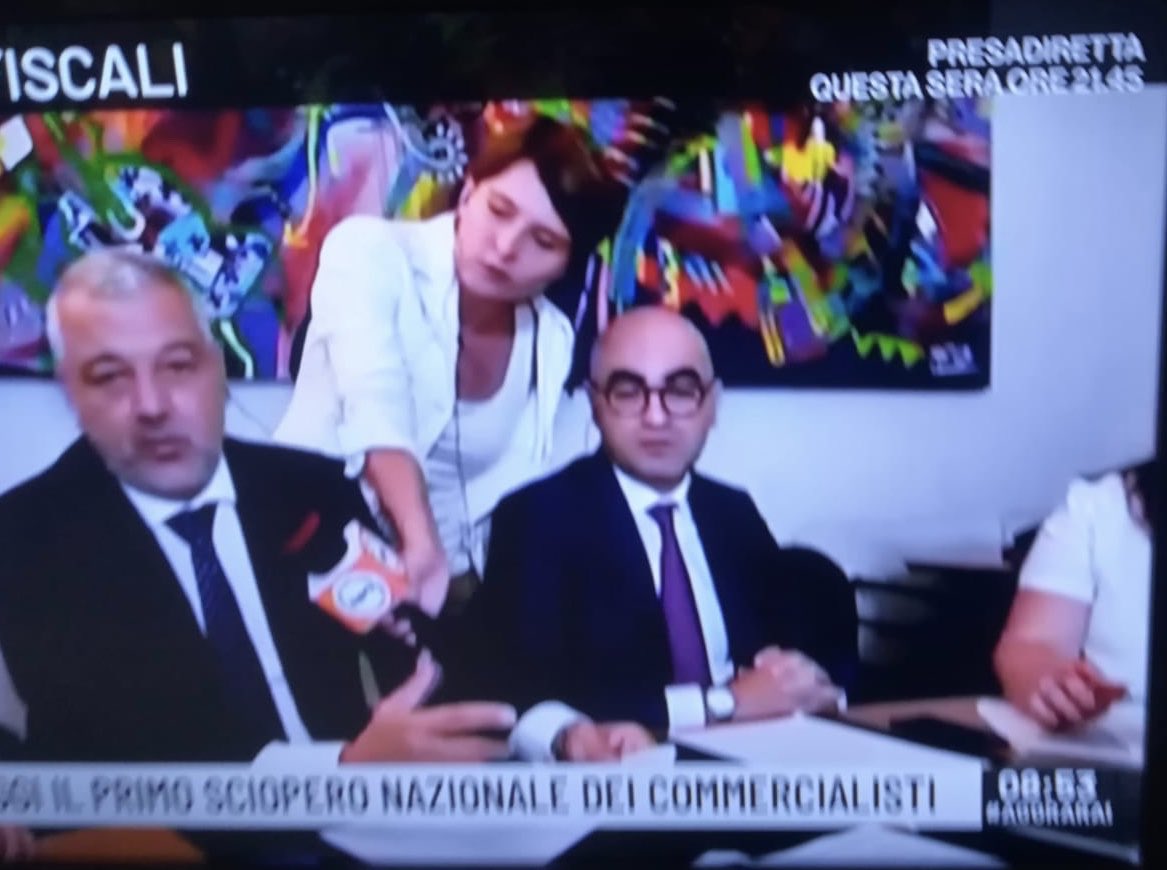 adc_nazionale's tweet photo. ADC e le altre associazioni rappresentative della categoria oggi ad @agorarai per spiegare le ragioni dello #scioperocommercialisti e del presidio di domani davanti al @MEF_GOV.
#aveteISAgerato
@AIDCNazionale #ANDOC #UNICO @ANCPresidente @gualtierieurope https://t.co/rSEDsVl7YX