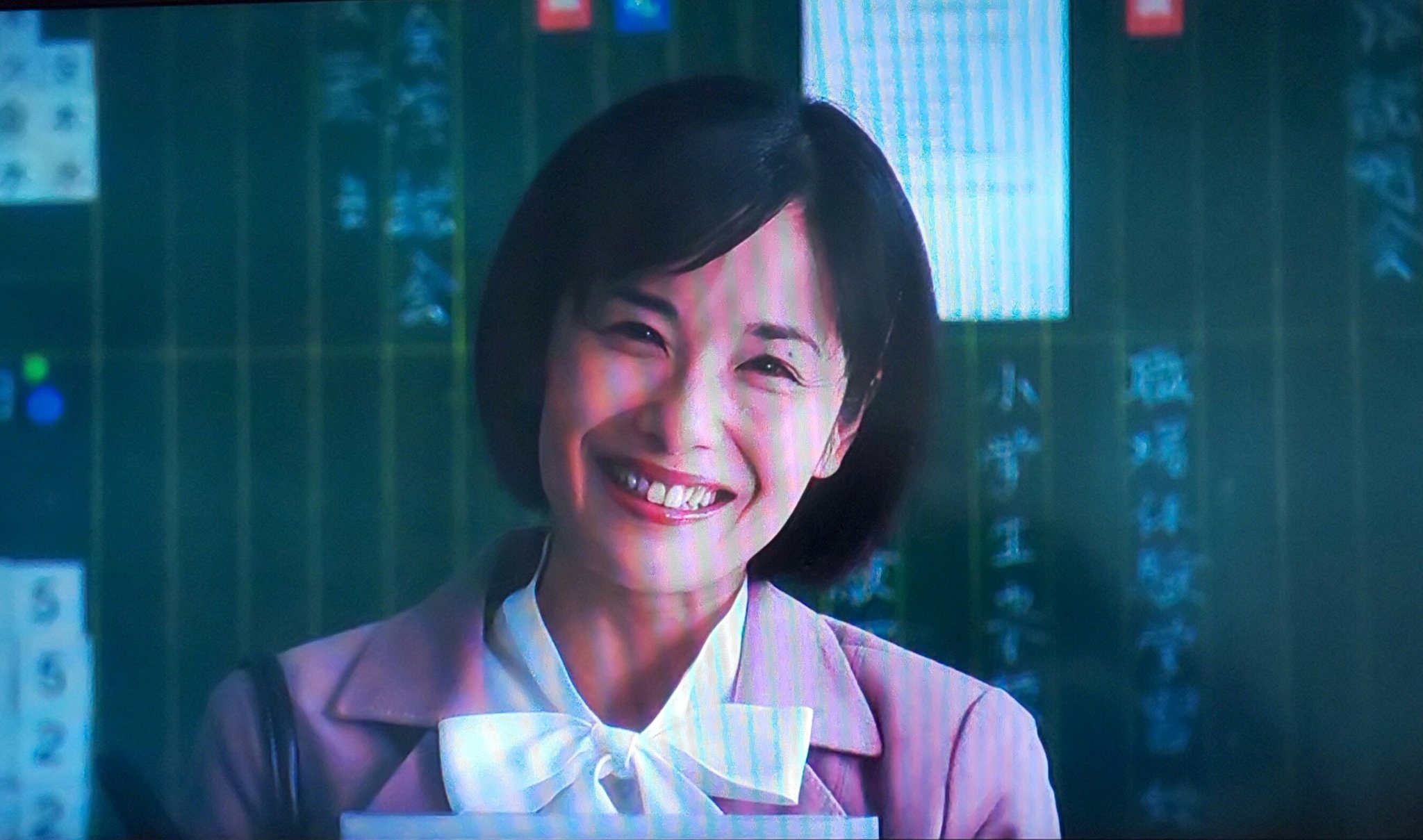 タオ神屋 富田靖子さんを見ると 鈴木先生 の足子 たるこ 先生 を思い出すのは私だけ Nhk朝の連続テレビ小説スカーレット 富田靖子 鈴木先生 足子瞳先生 T Co Hd6ezbabdu Twitter