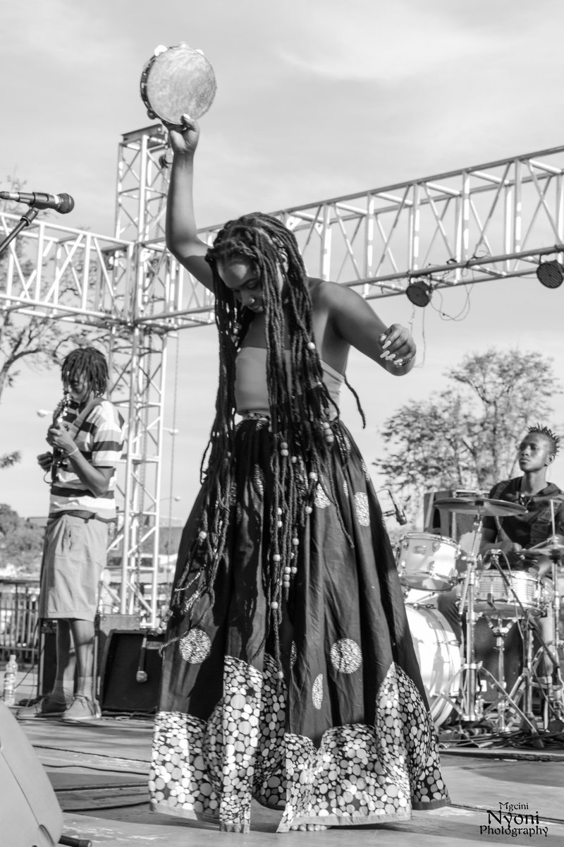 mgcininyonico's tweet photo. Amazing performance by @mbeuofficial &amp; The Mhodzi Tribe at @intwasa 
Looking forward to their performance at @jacarandamusicf 
#Intwasa19
#JMF2019 https://t.co/wN9NeqBEri